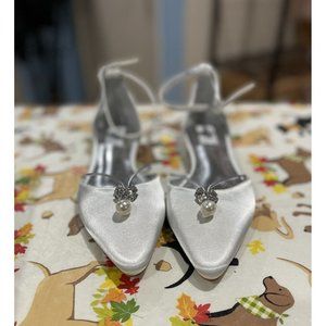 Creative Sugar Womens Heeled Sandals, White, With Pearls Size: 9
